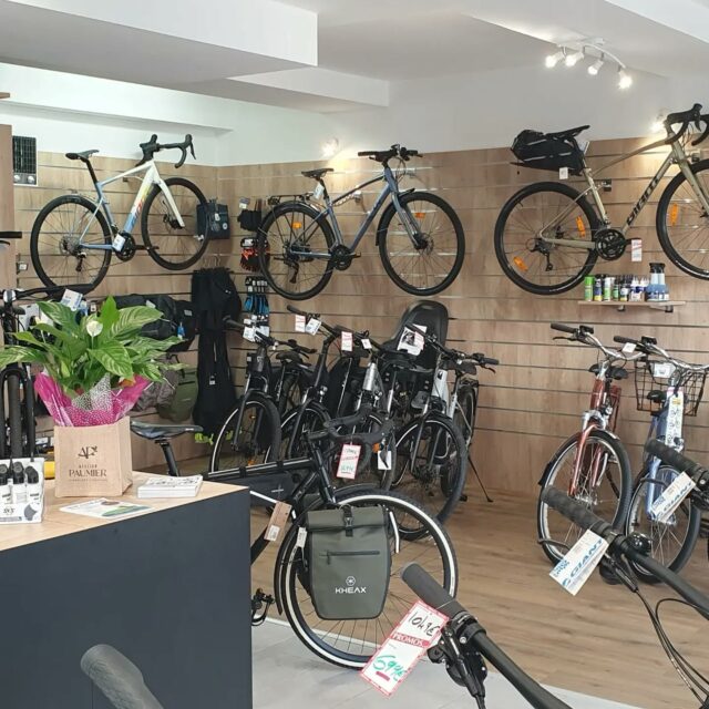 Vélospot Saint-Barthélémy-d'Anjou votre nouveau magasin de vélo 🚲 en centre-ville .
Vente de vélos accessoires et entretien réparation ! À découvrir.